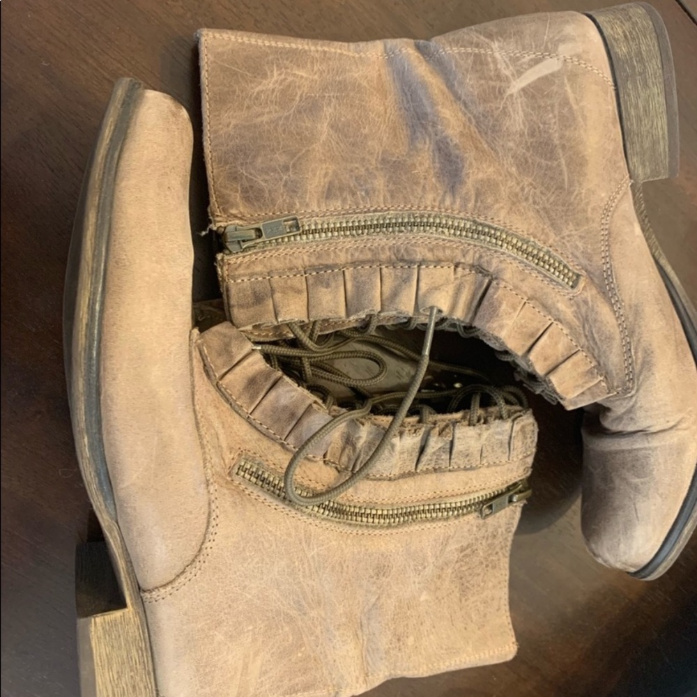 Betsey Johnson ankle boot